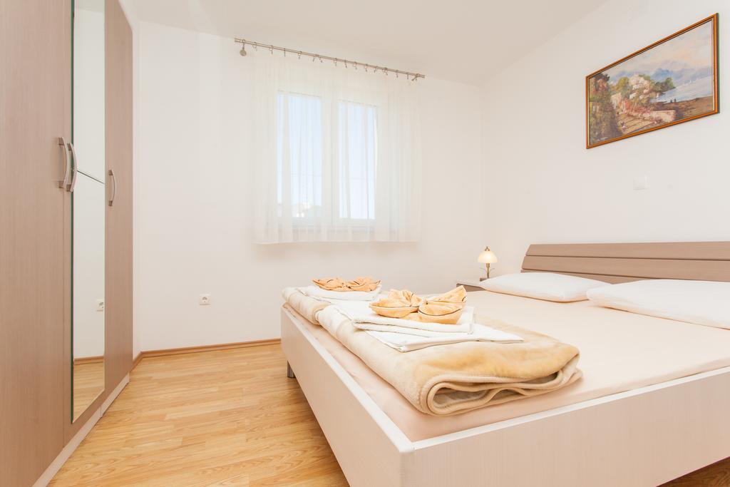 Apartments Mia Baška Eksteriør billede