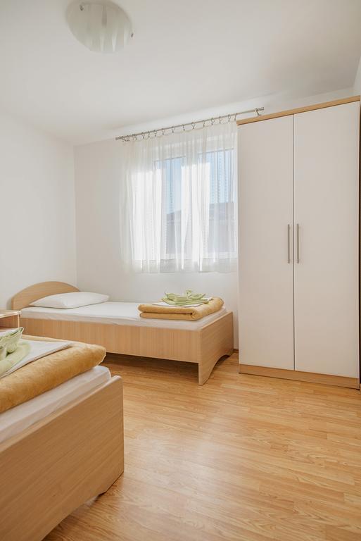 Apartments Mia Baška Eksteriør billede