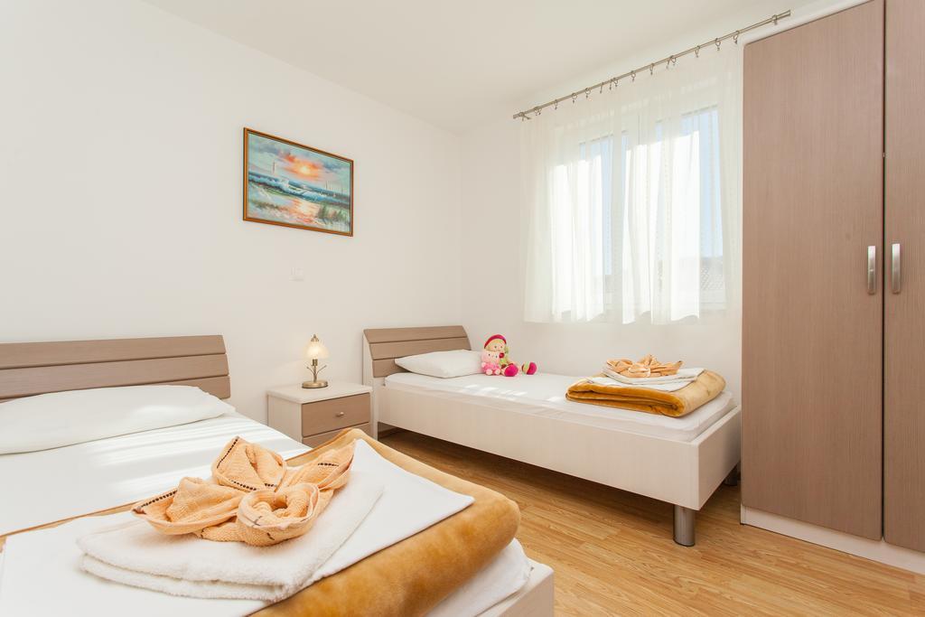 Apartments Mia Baška Eksteriør billede
