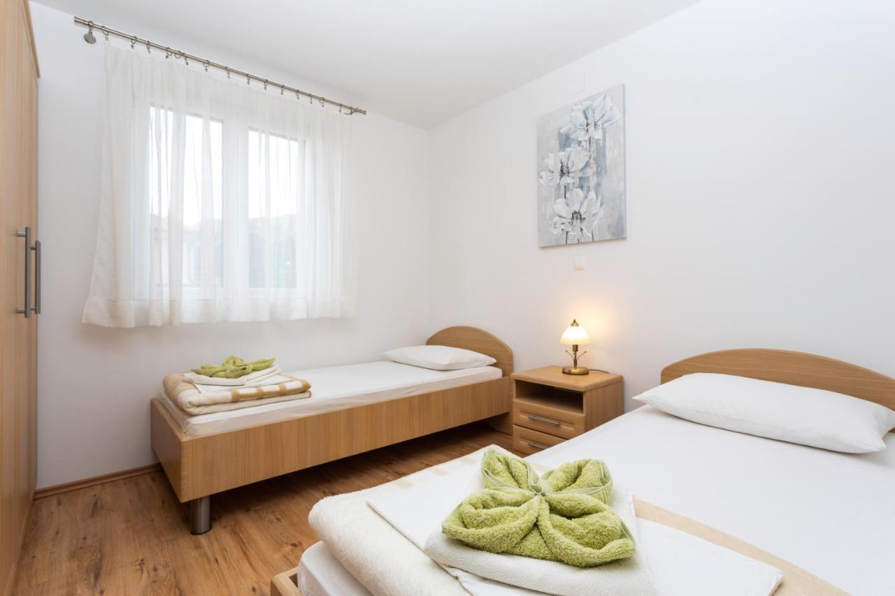 Apartments Mia Baška Eksteriør billede